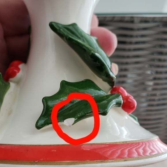 FITZ & FLOYD VINTAGE HOLLY LEAVES & BERRIES CANDLE HOLDERS - Picture 3 of 4